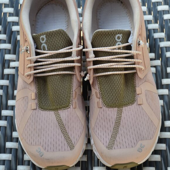 On Running Shoes Women's size 8.5 - Picture 1 of 9